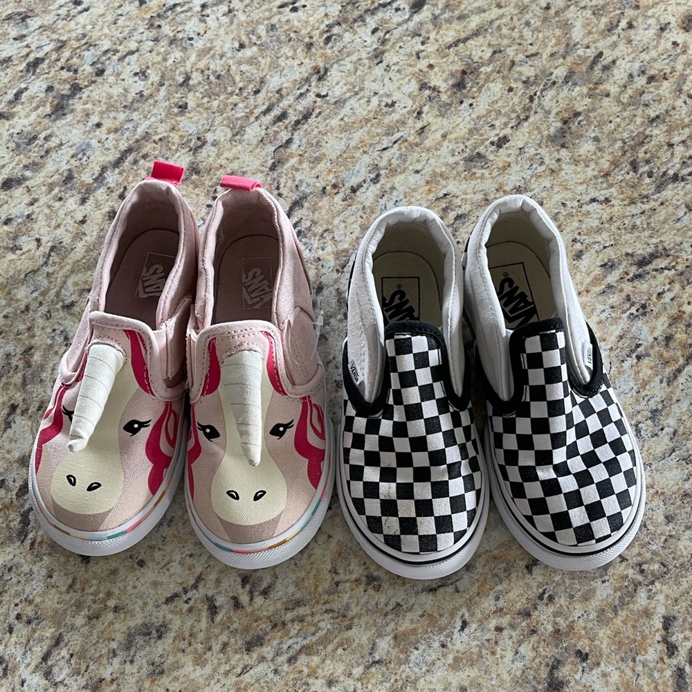 Vans For little Girls mouth pair for the price
